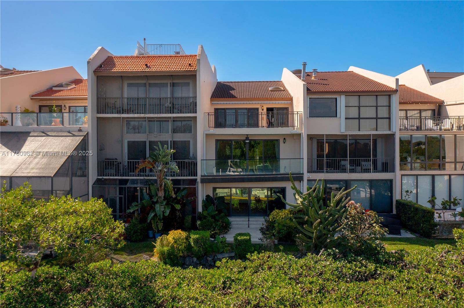 Palmetto Bay, FL 33157,6008 Paradise Point Dr #6008