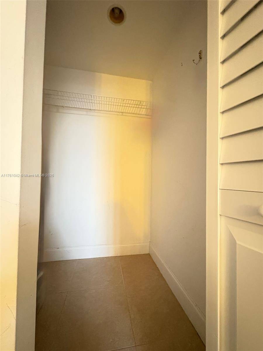 Hallandale Beach, FL 33009,1965 S Ocean Dr #2F