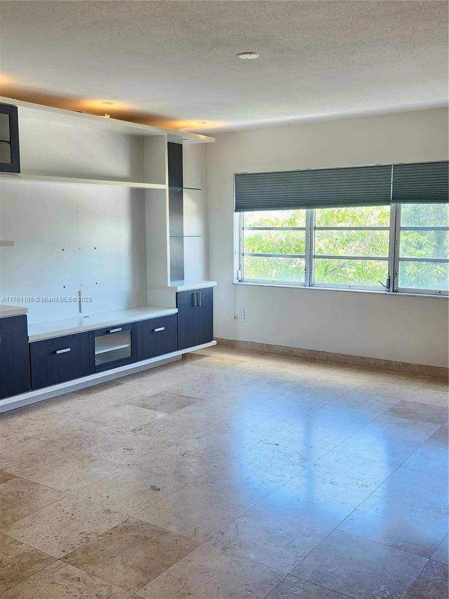Bay Harbor Islands, FL 33154,1020 94th St #402