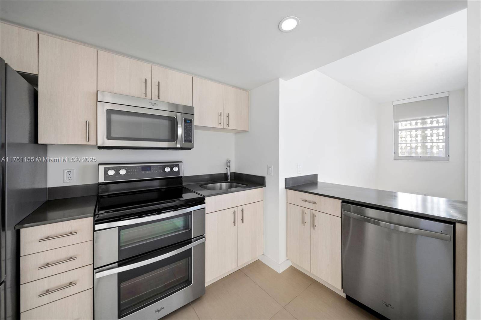 Miami Beach, FL 33139,910 West Ave #1123