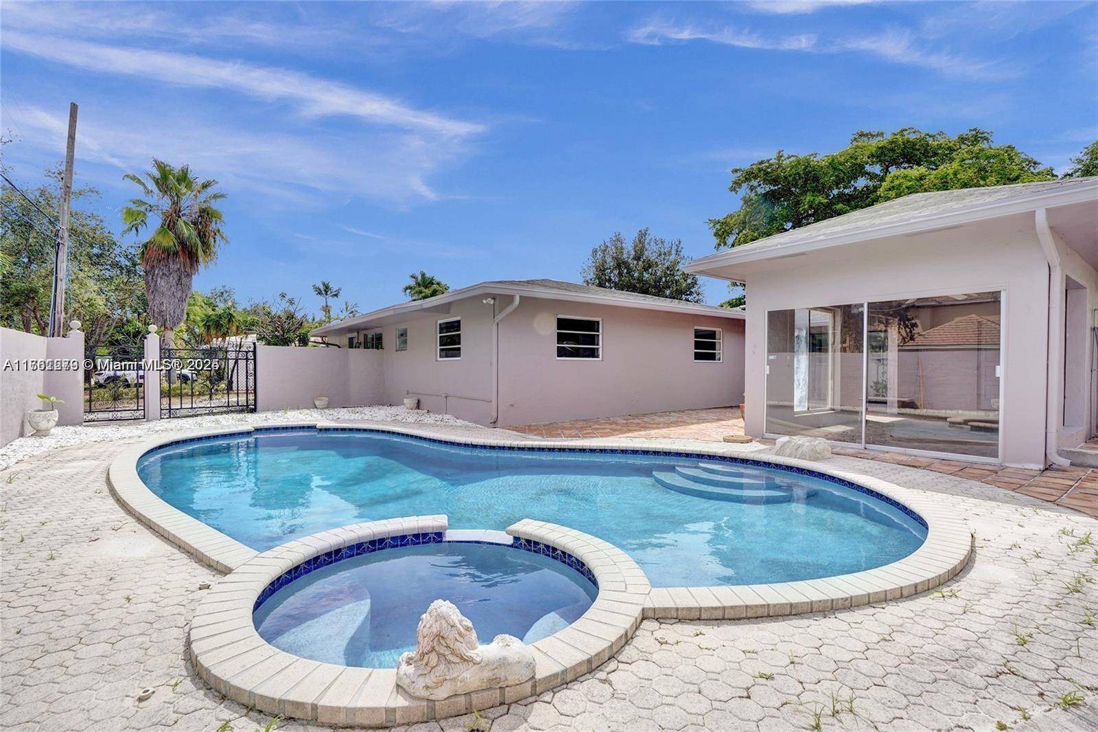 Wilton Manors, FL 33305,634 NE 20th St