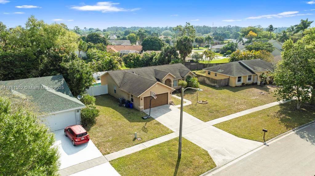 Royal Palm Beach, FL 33411,155 Kings Way