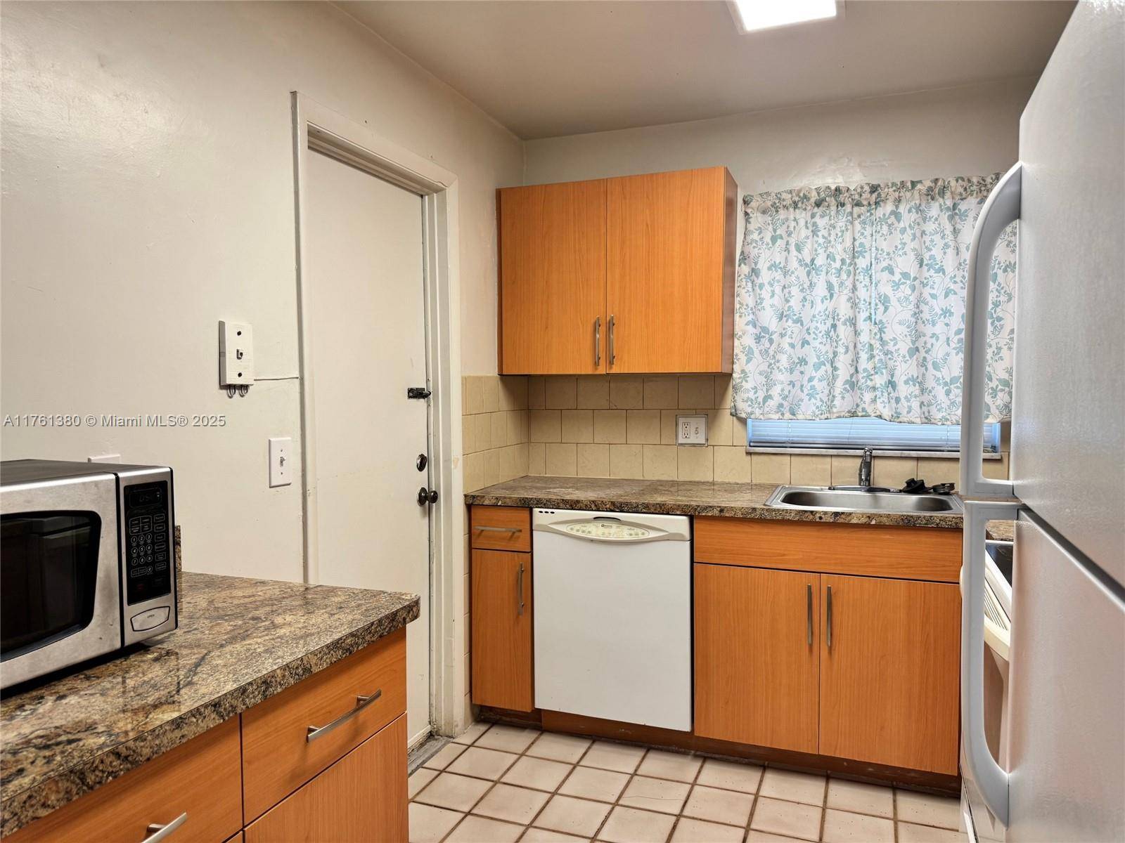 Lauderhill, FL 33313,1701 NW 46th Ave #213