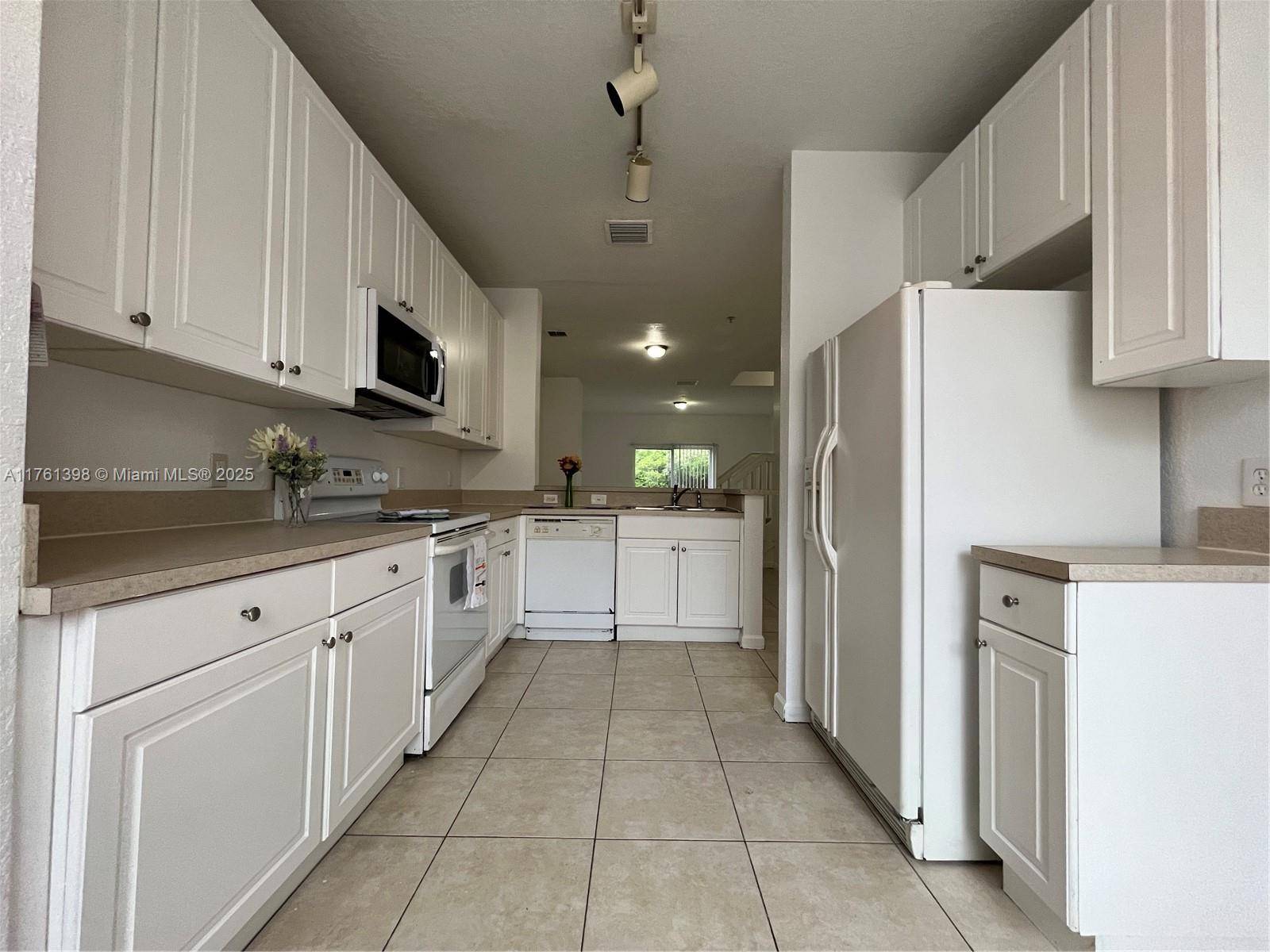 Boynton Beach, FL 33435,1826 NE 5th St #1405