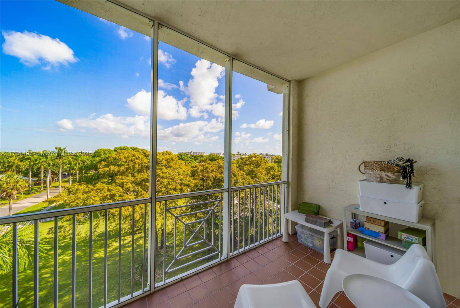 Pompano Beach, FL 33069,3600 Oaks Clubhouse Dr #501