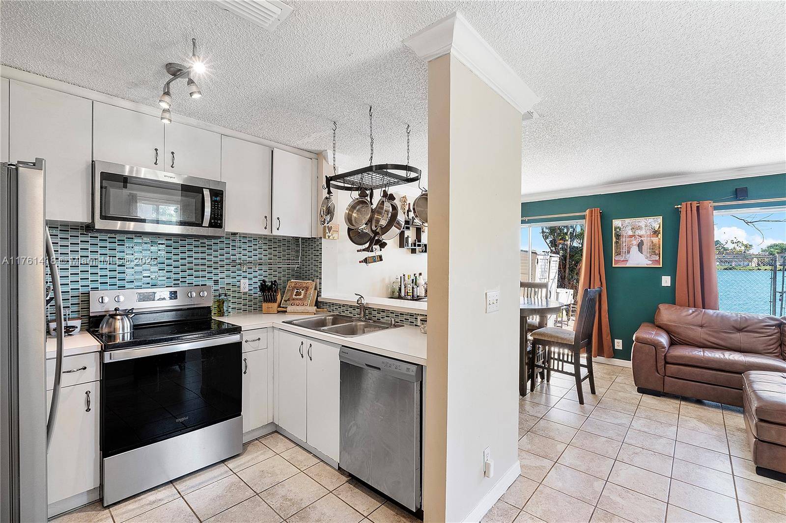 Miami, FL 33177,17591 SW 140th Ct