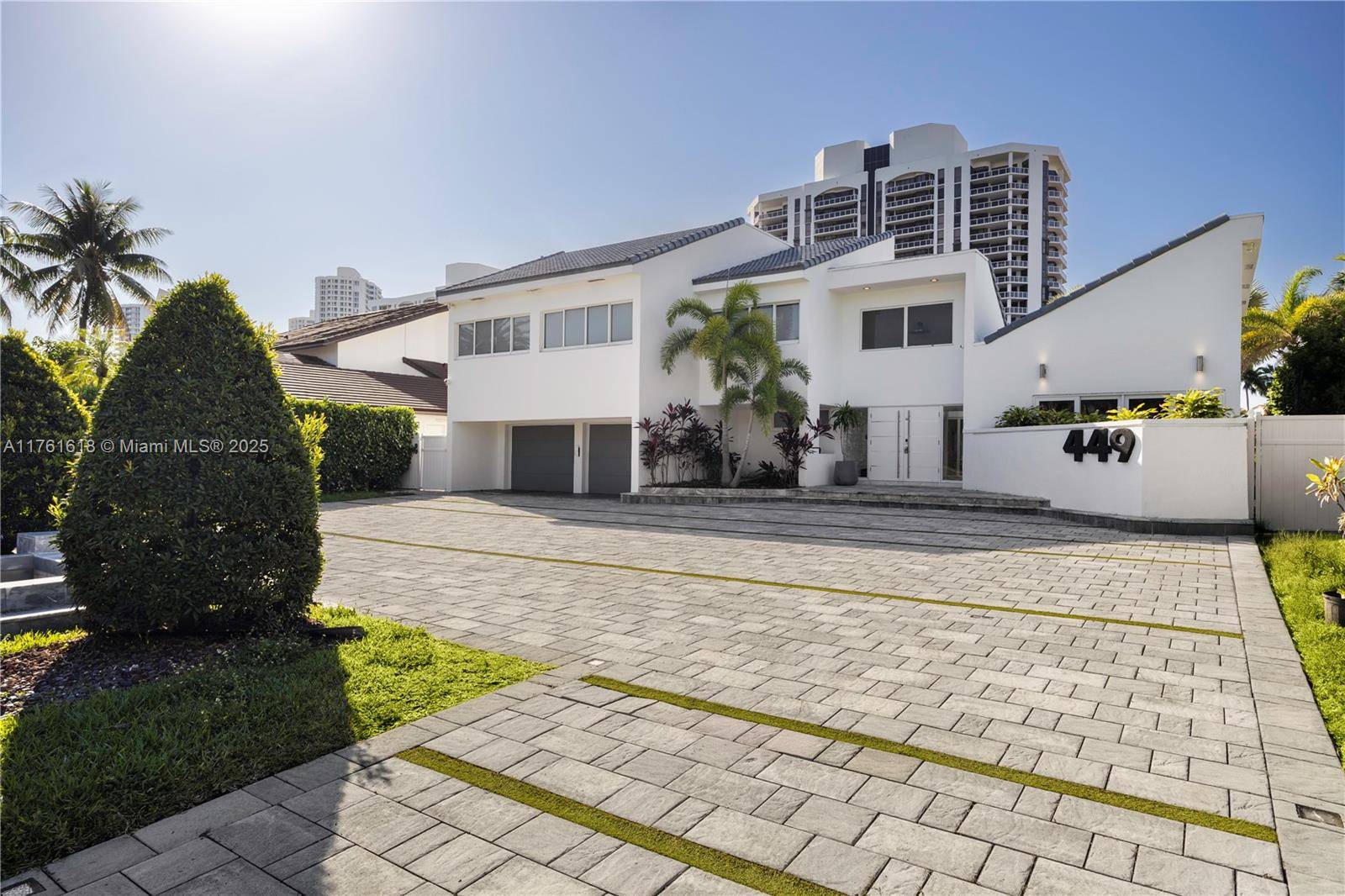 Hallandale Beach, FL 33009,449 Holiday Dr