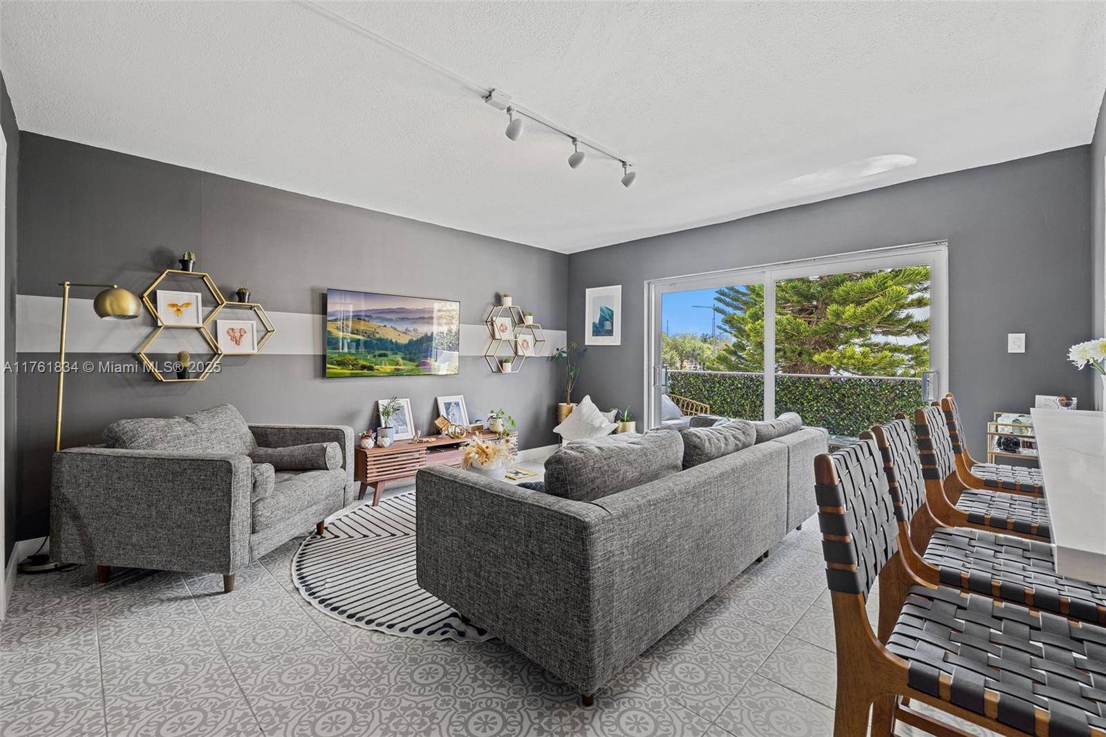 Miami Beach, FL 33139,1300 Alton Rd #2C