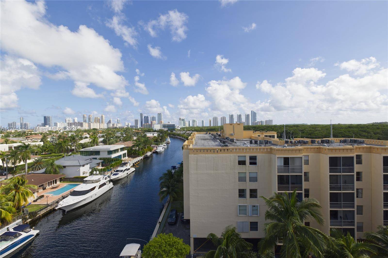North Miami Beach, FL 33160,2903 N Miami Beach Blvd #907