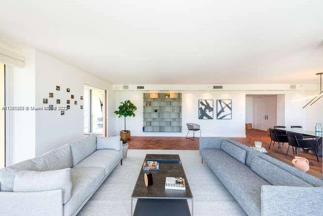 Key Biscayne, FL 33149,445 Grand Bay Dr #602