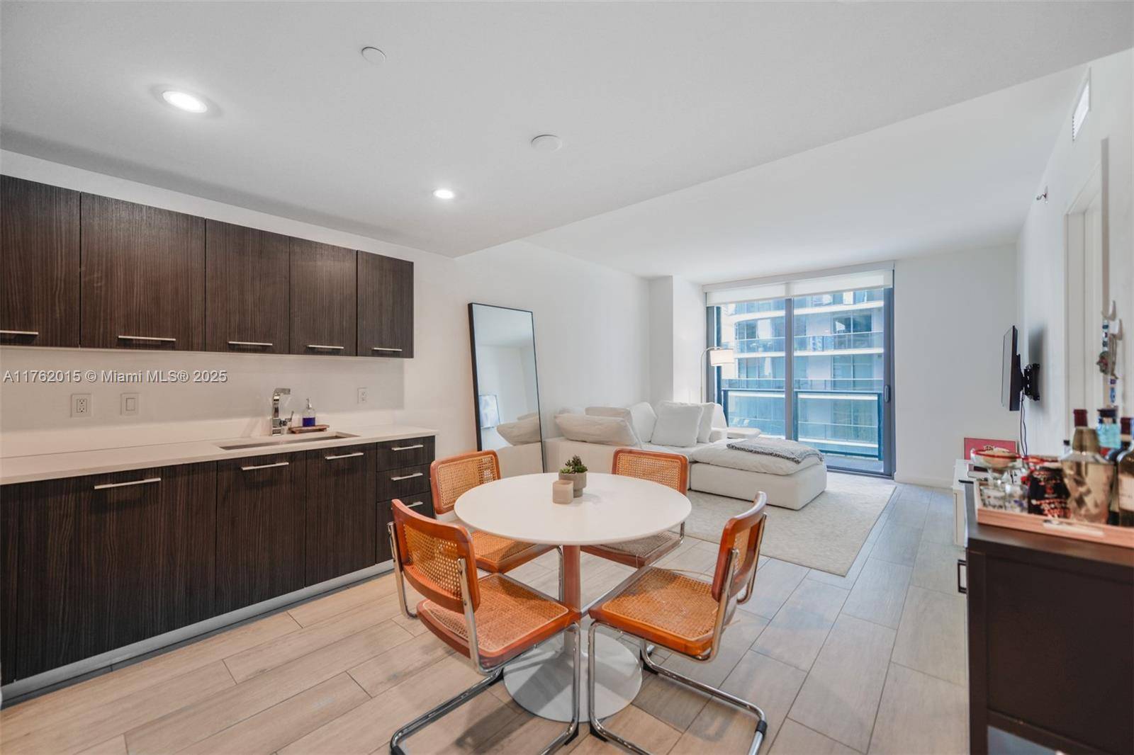 Miami, FL 33130,45 SW 9th St #1107
