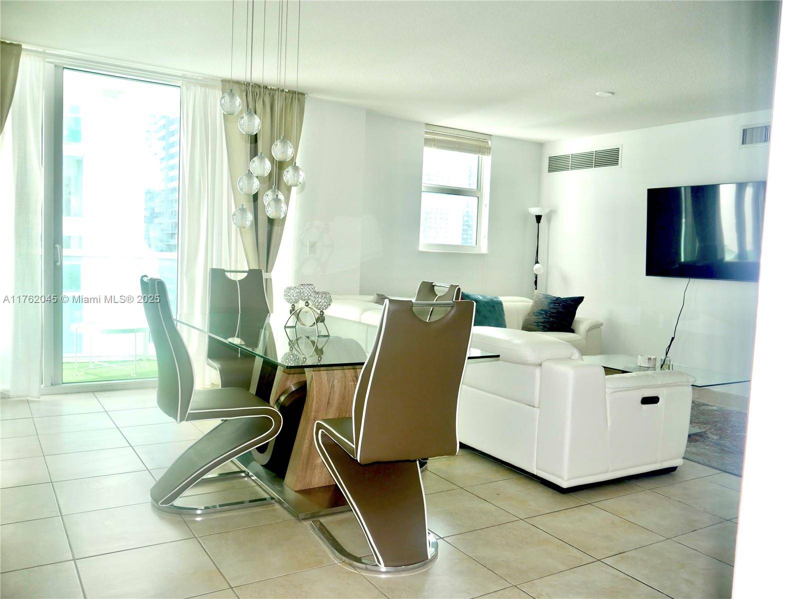 Miami, FL 33131,31 SE 5th St #2611