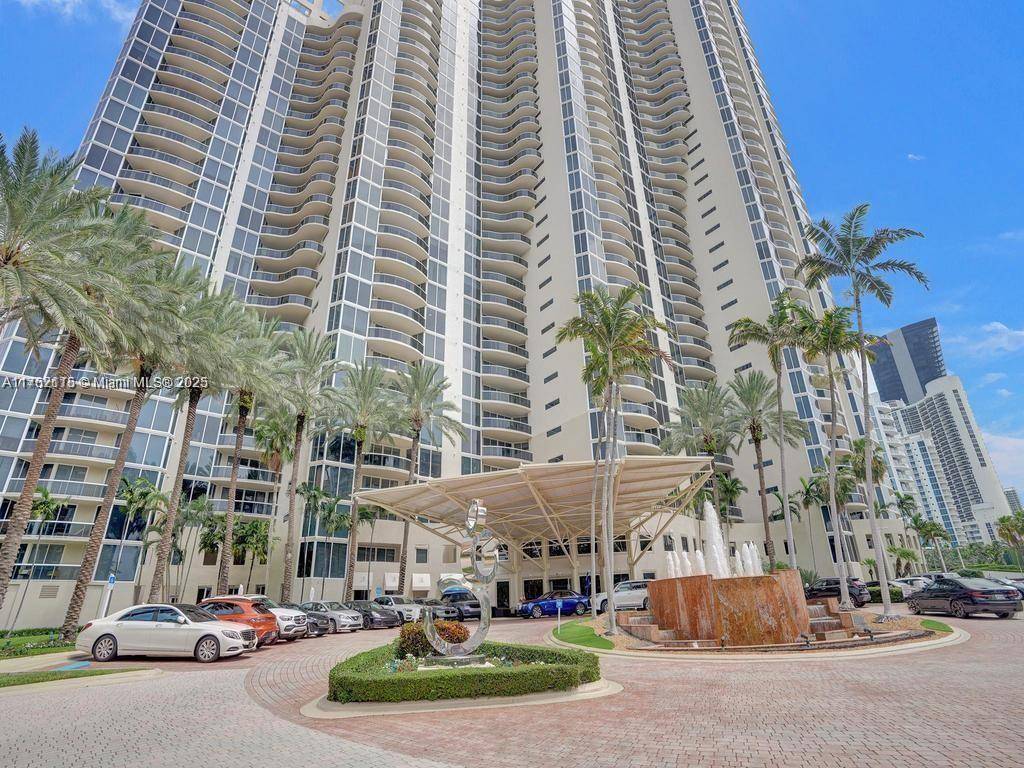 Sunny Isles Beach, FL 33160,17555 Collins Ave #403