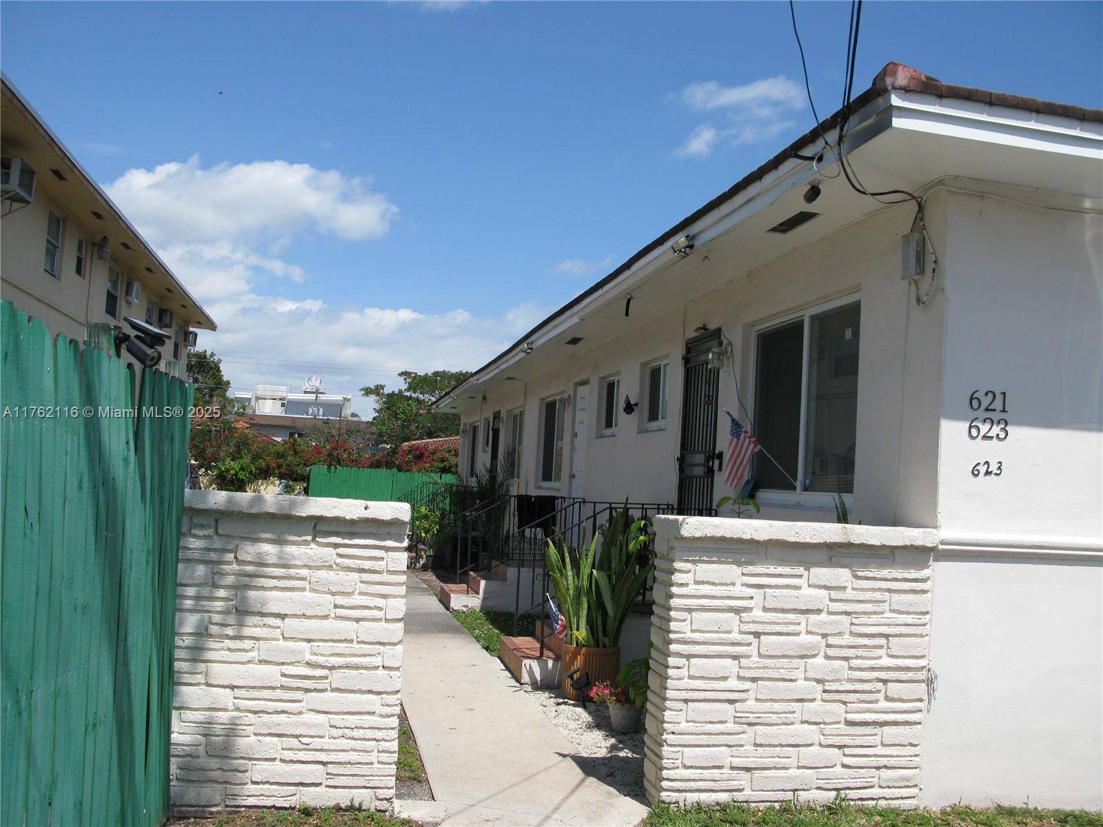 Miami, FL 33130,621 SW 10th St