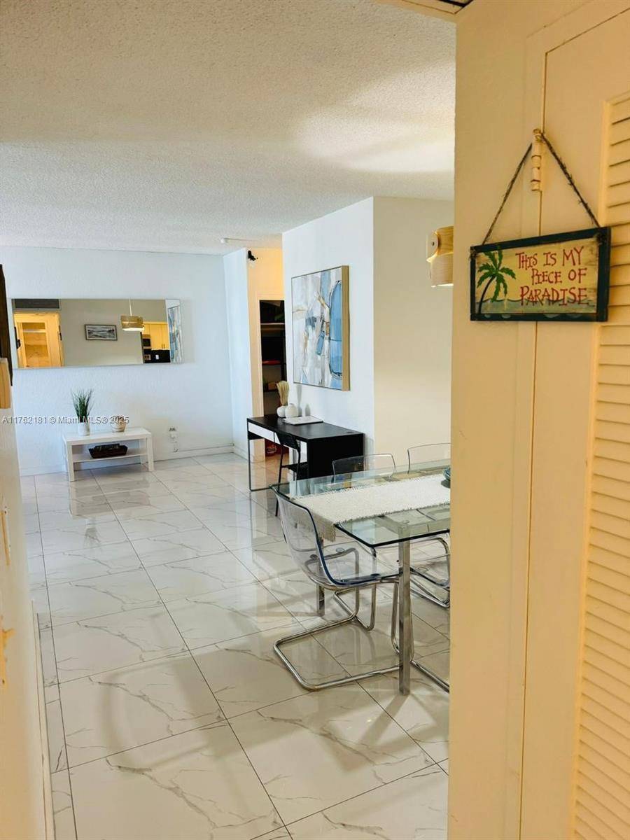 Hollywood, FL 33019,3901 S Ocean Dr #10G