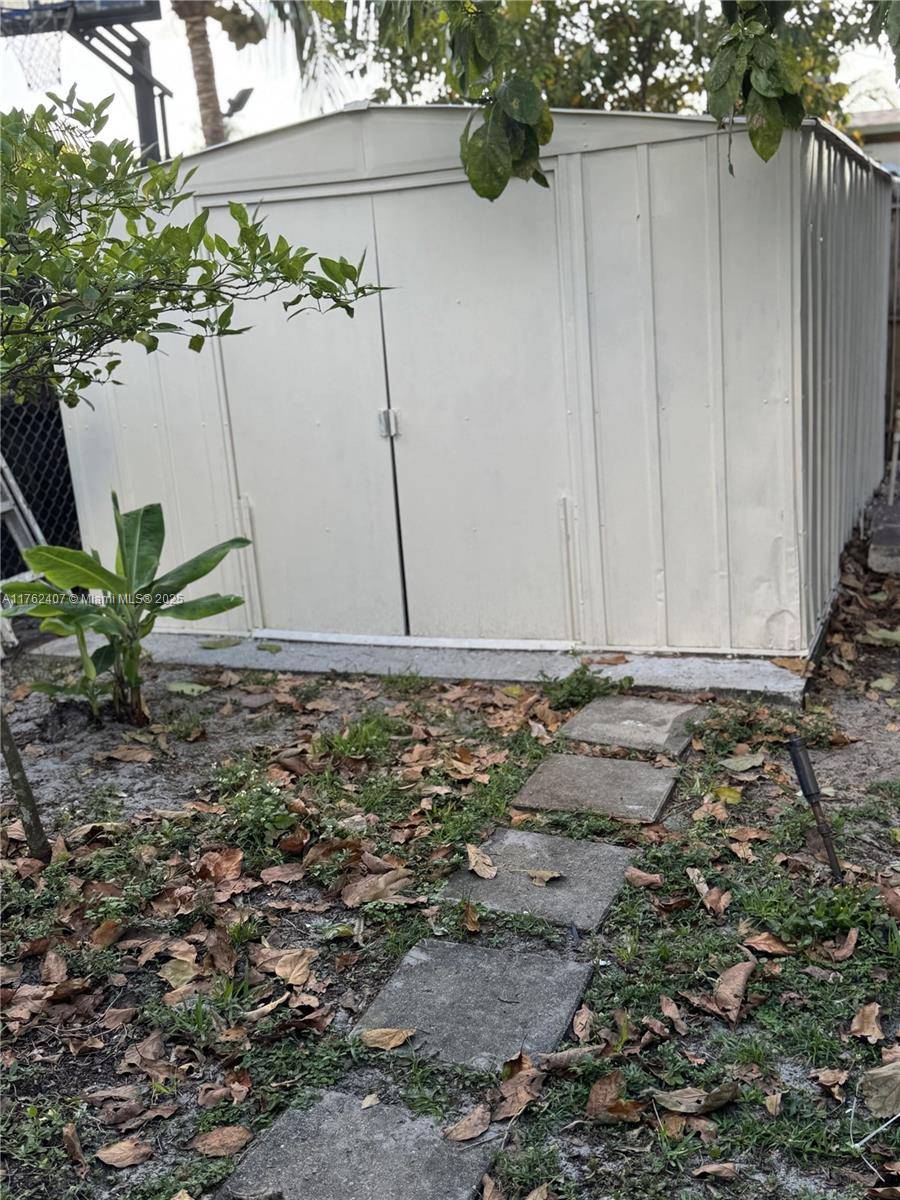 Miami Gardens, FL 33055,18600 NW 42nd Pl