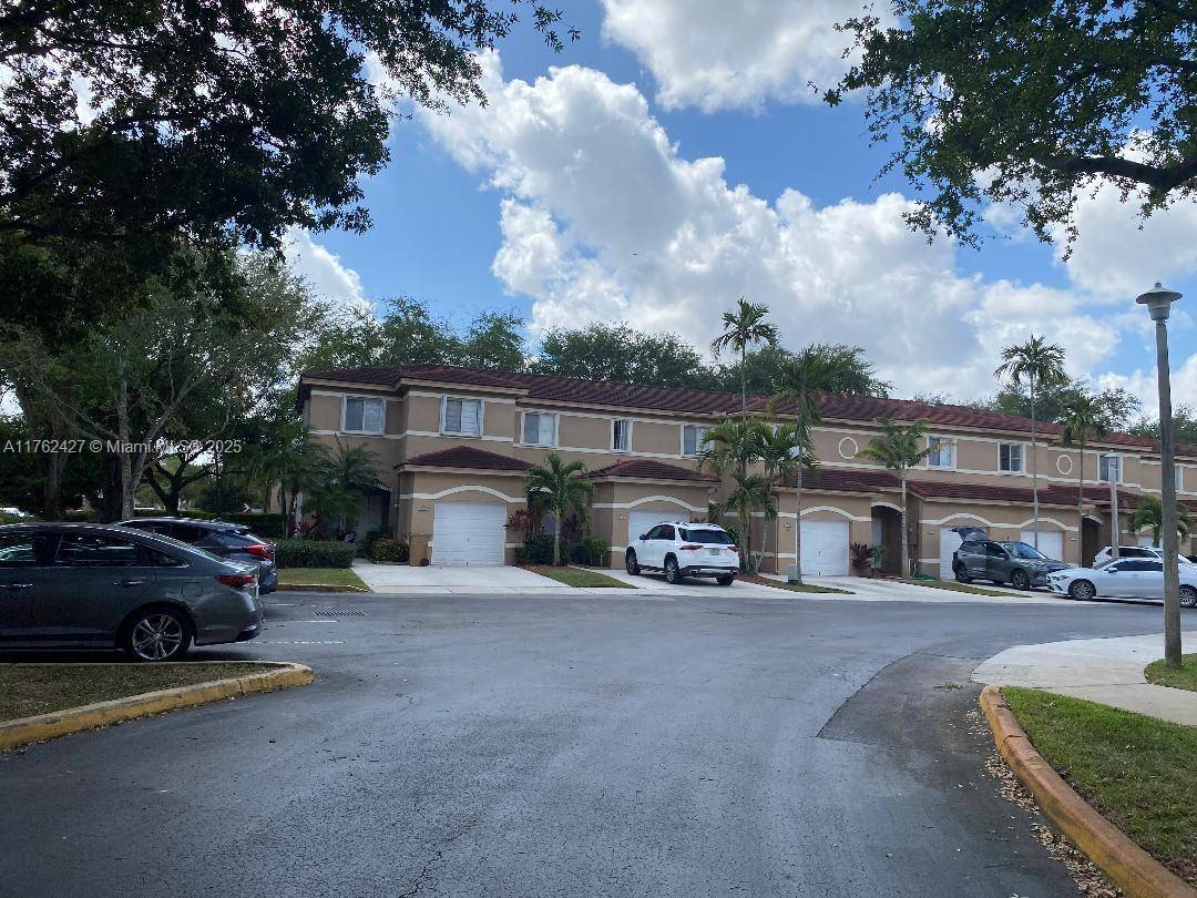 Davie, FL 33328,7690 S Southwood Cir