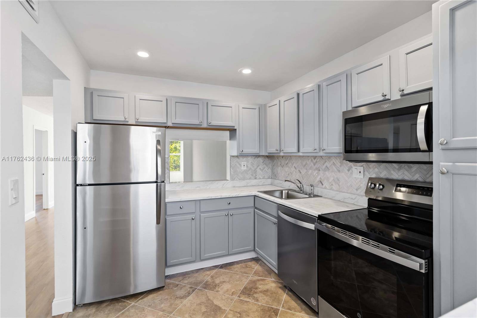 Tamarac, FL 33321,8300 Sands Point Blvd #K304