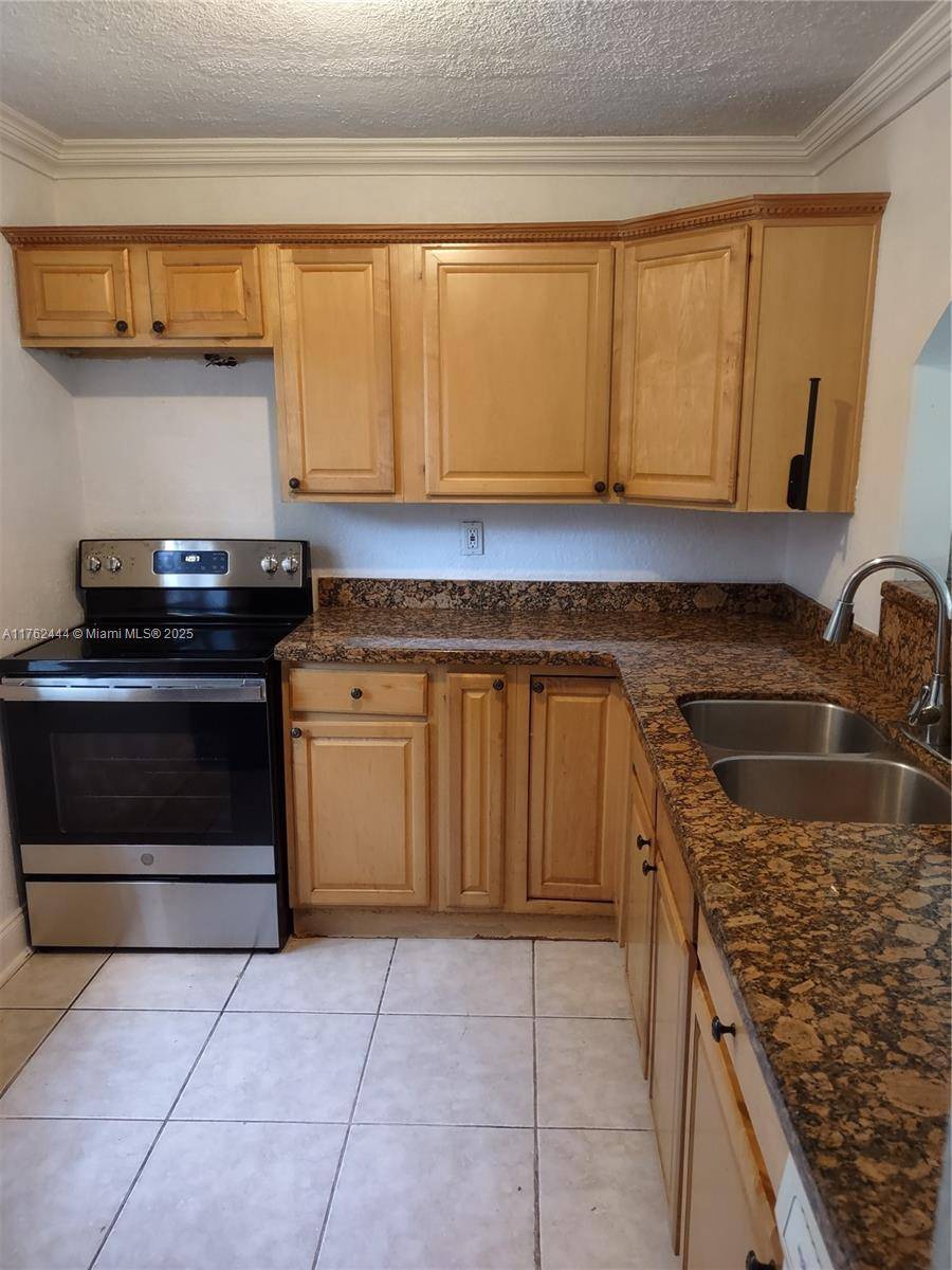 Coral Springs, FL 33065,9660 NW 35th St