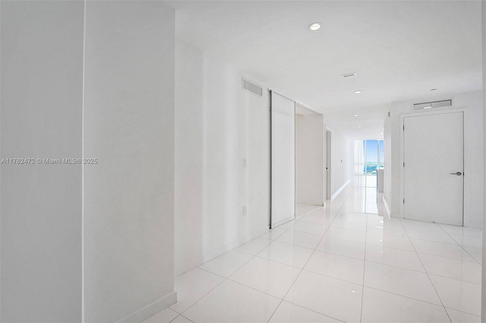 Miami, FL 33132,851 NE 1st Ave #4301
