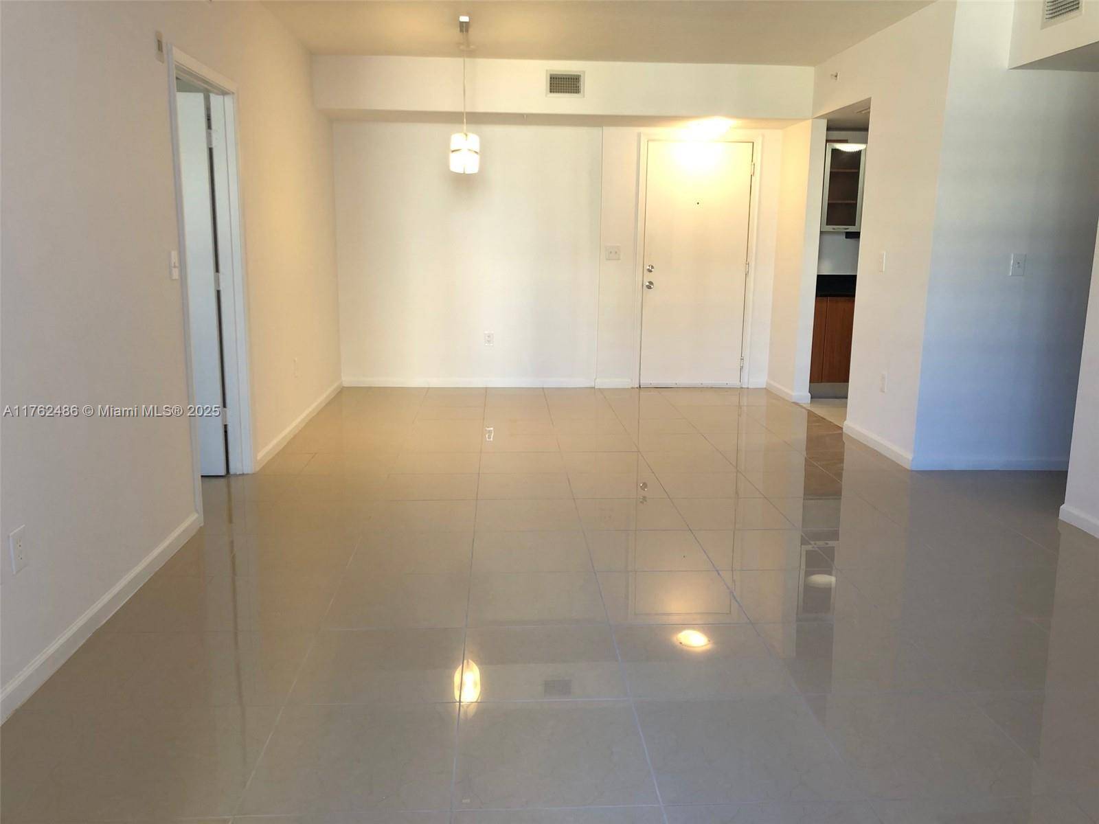 Aventura, FL 33180,2775 NE 187th St #527