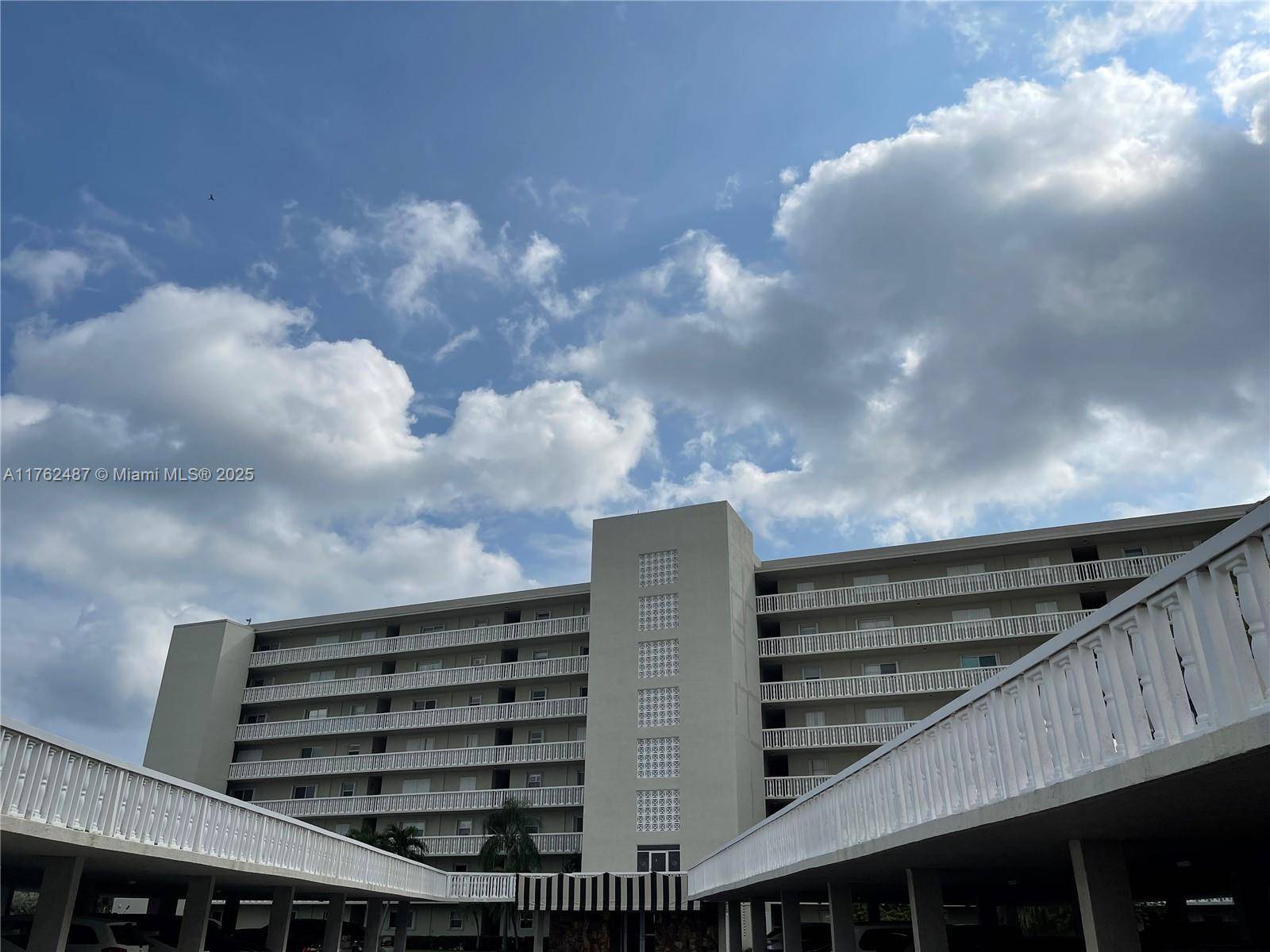 Lake Park, FL 33403,801 Lake Shore Drive #414