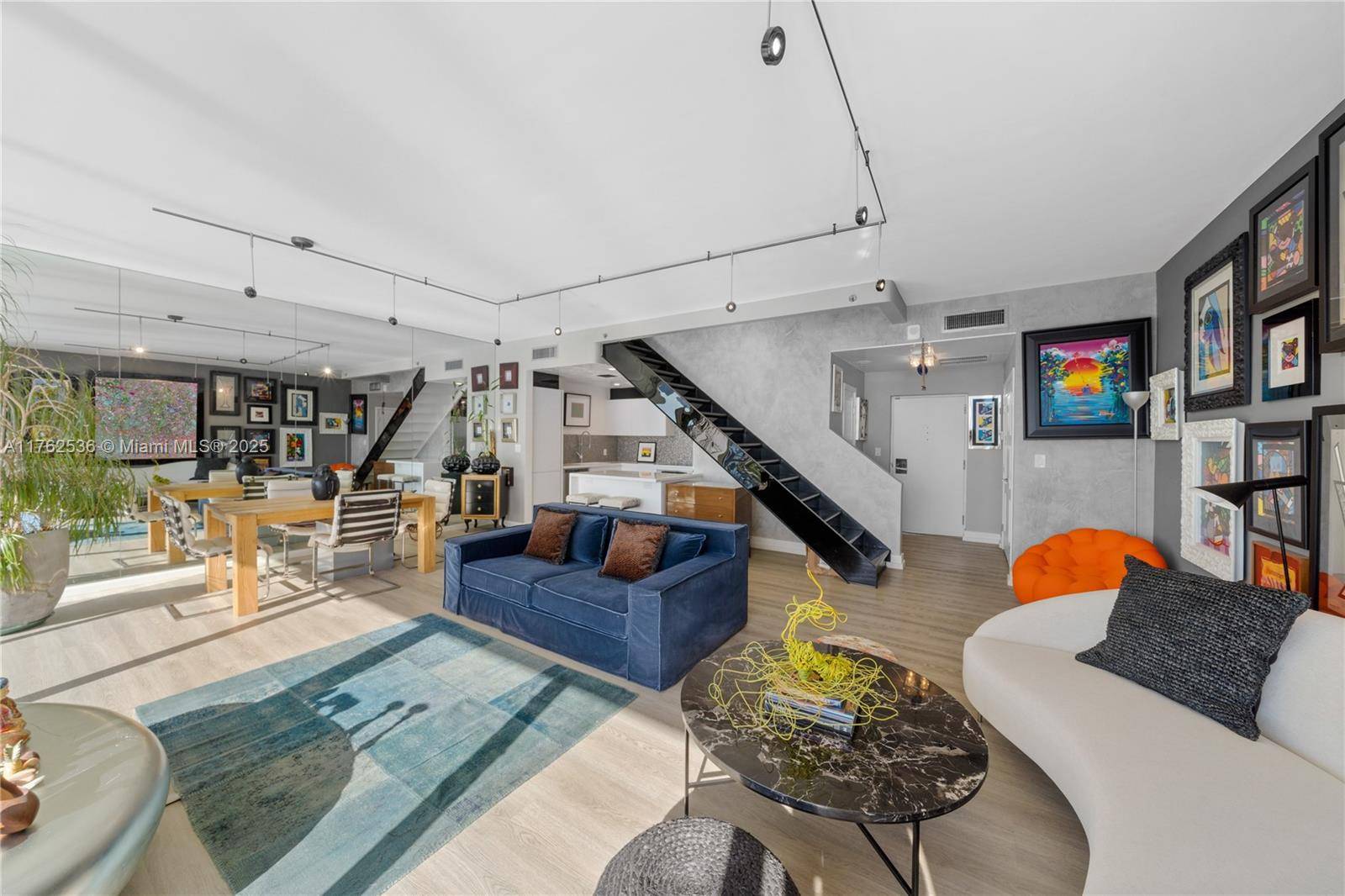 Miami, FL 33139,1000 Venetian Way #810