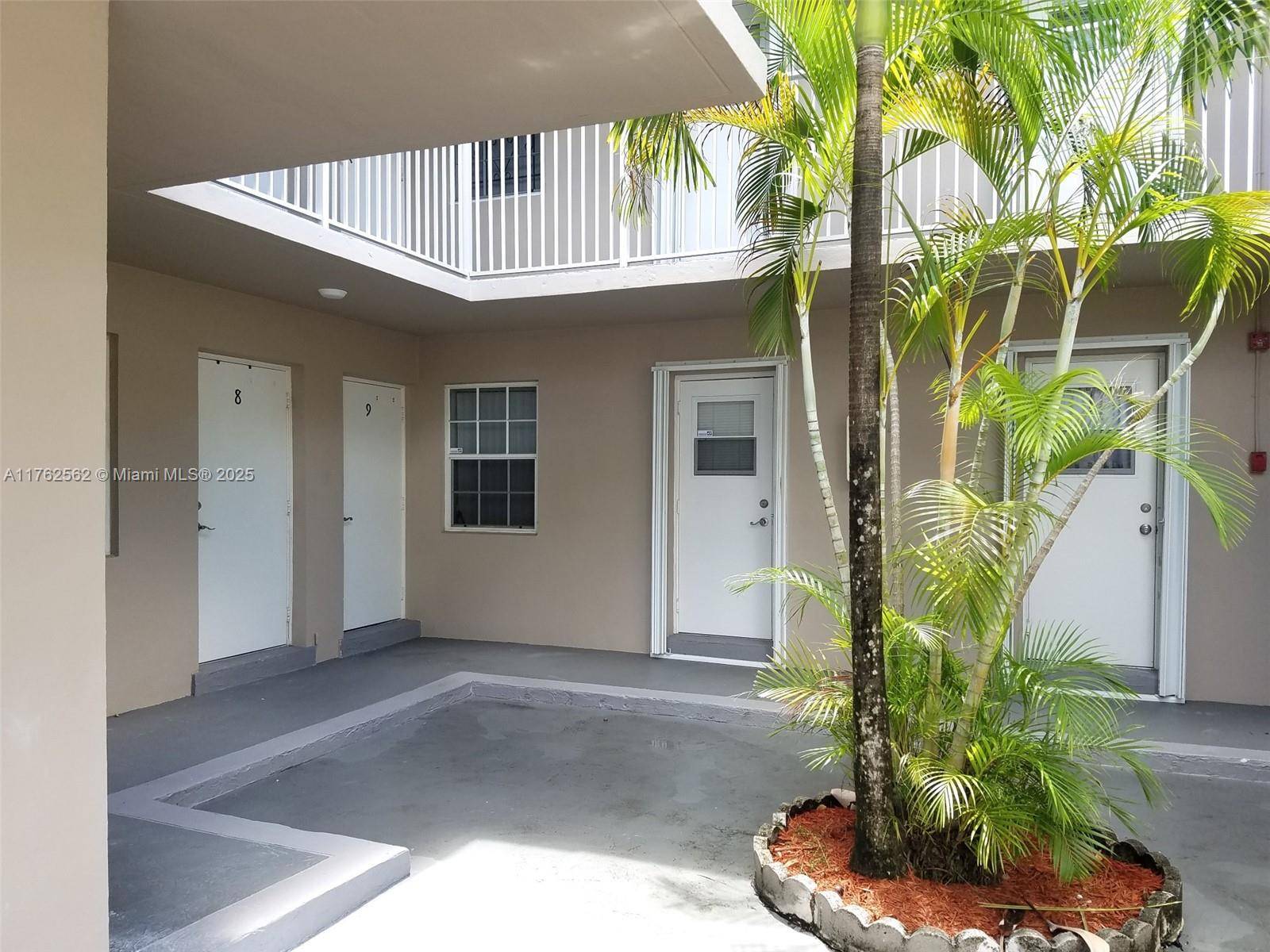 Coral Gables, FL 33146,6565 Santona St #B8