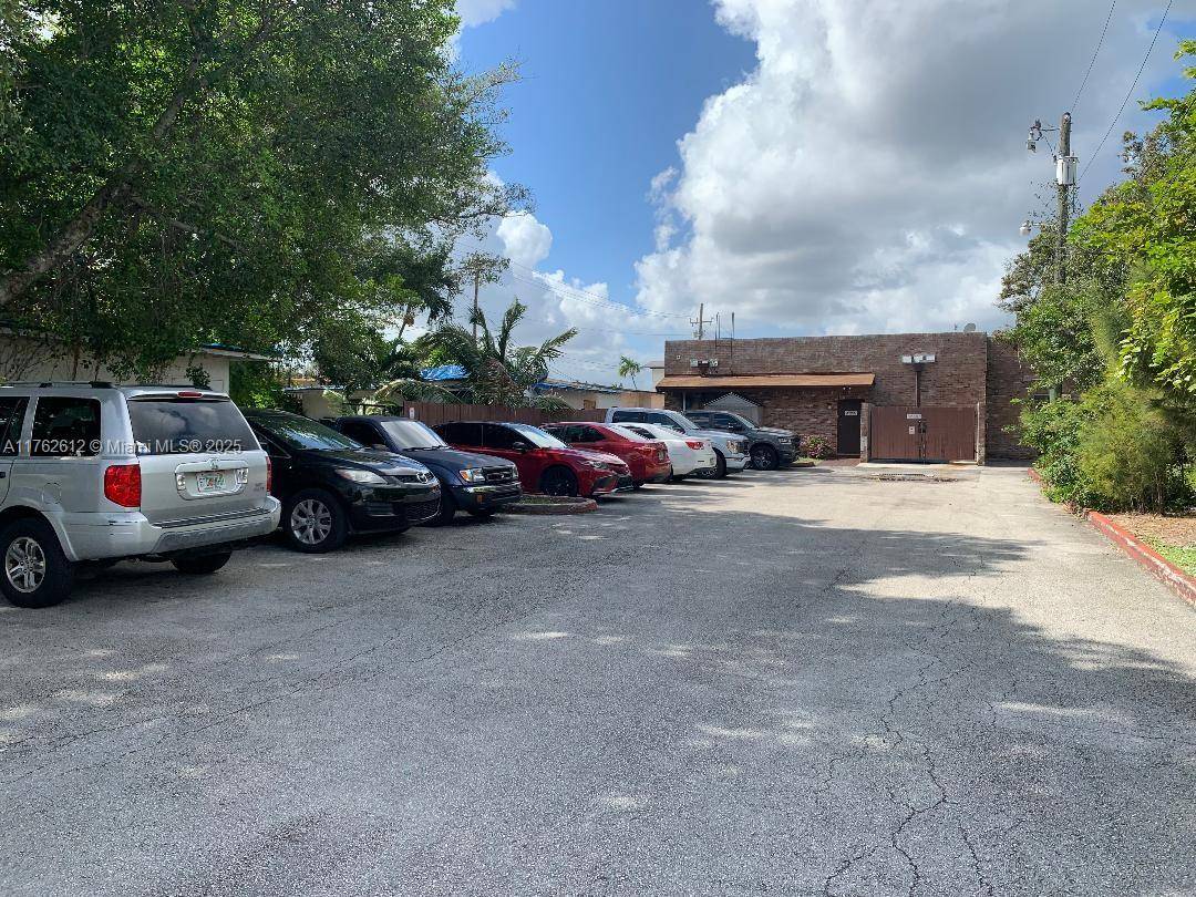 Davie, FL 33314,4264 SW 64th Ave
