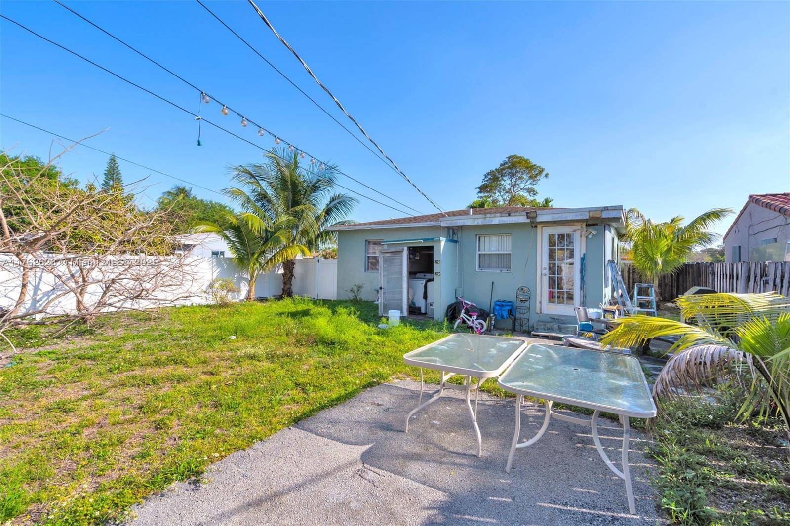 Hollywood, FL 33020,2419 Harding St