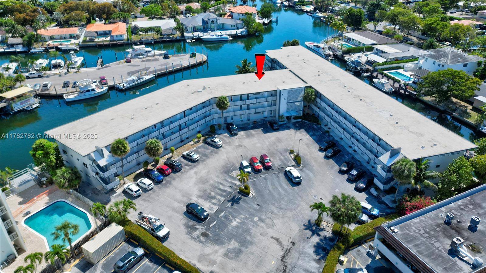 North Miami, FL 33181,13105 Ixora Ct #208