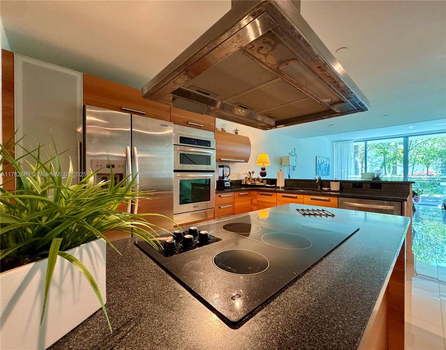 Aventura, FL 33180,2950 NE 188th St #149