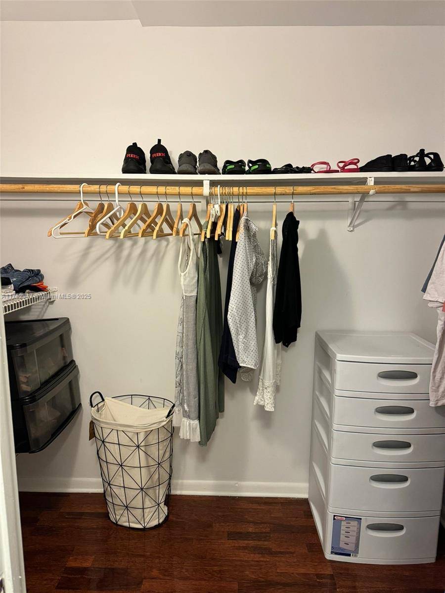 Hallandale Beach, FL 33009,111 Golden Isles Dr #G8