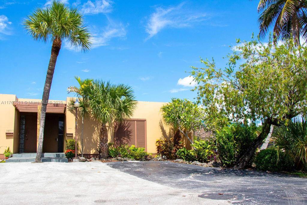 Miami Lakes, FL 33014,16013 Kingsmoor Way