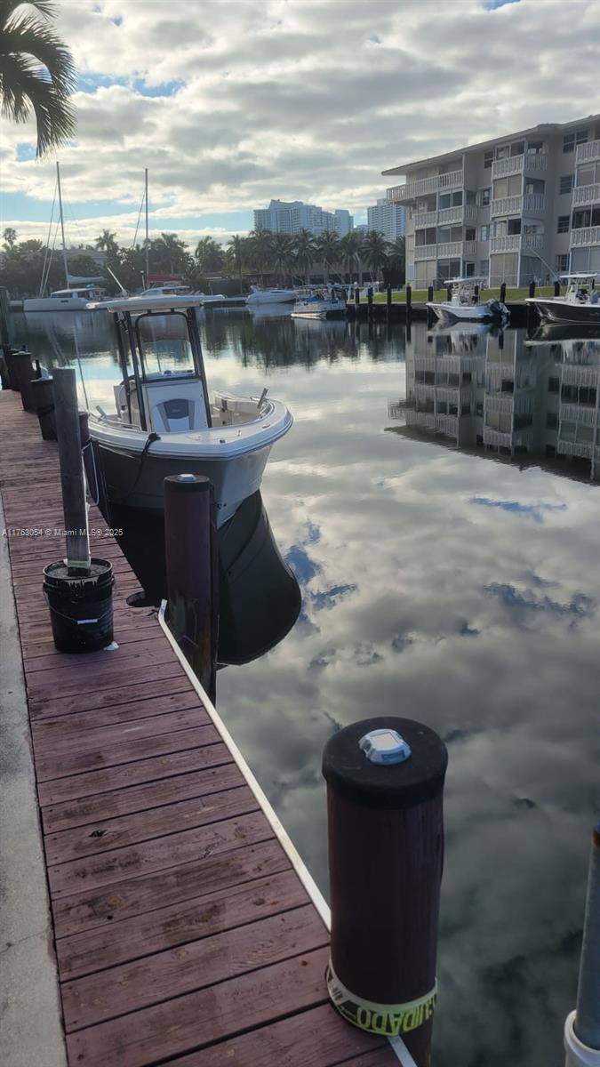 Hallandale Beach, FL 33009,427 Golden Isles Dr #11F