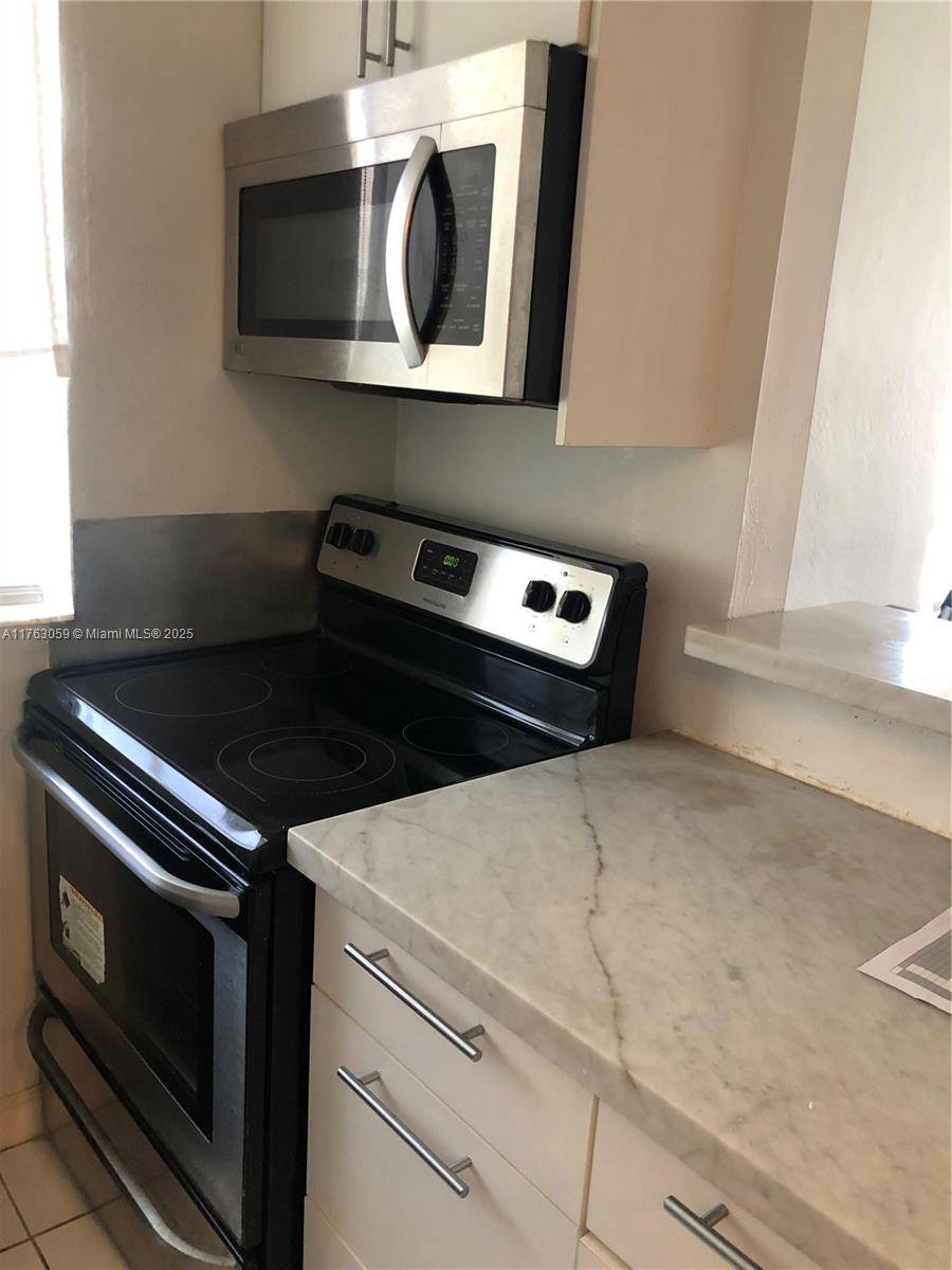 Miami Beach, FL 33139,1611 Euclid Ave #9