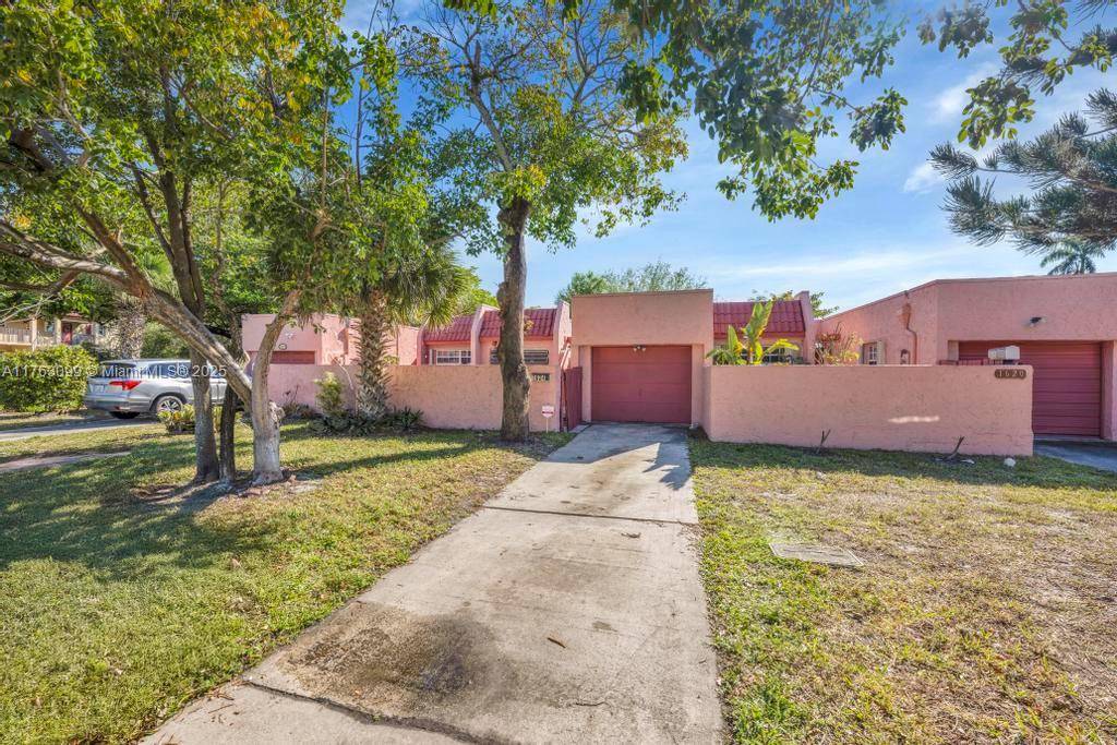 Lauderhill, FL 33313,1624 NW 56th Ave #14