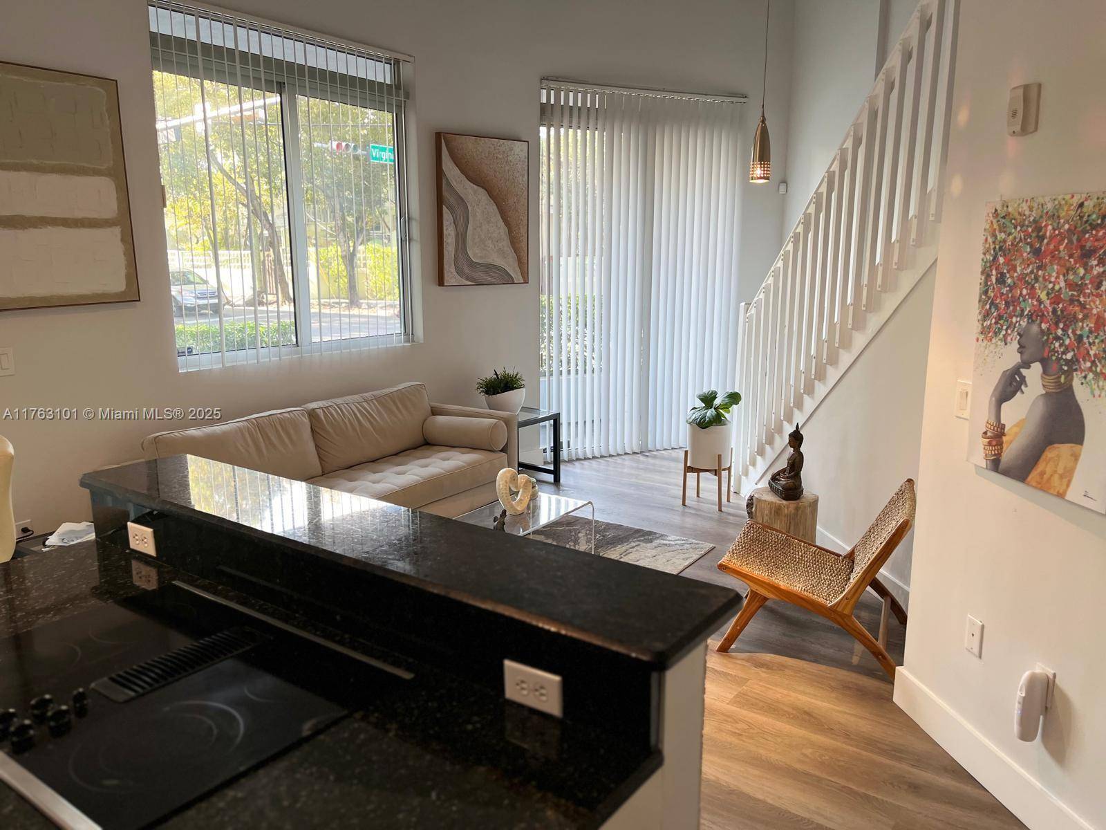 Miami, FL 33133,3339 Virginia St #121