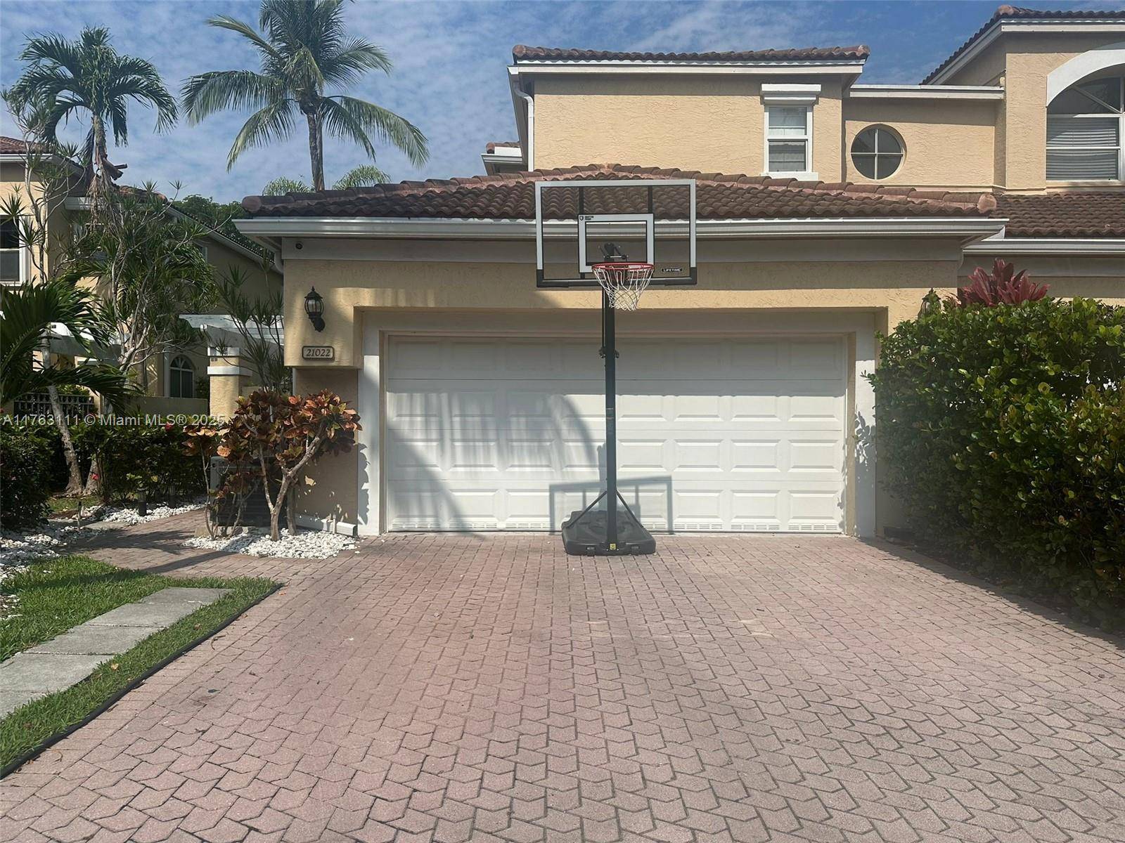 Aventura, FL 33180,21022 NE 34th Ct #21022