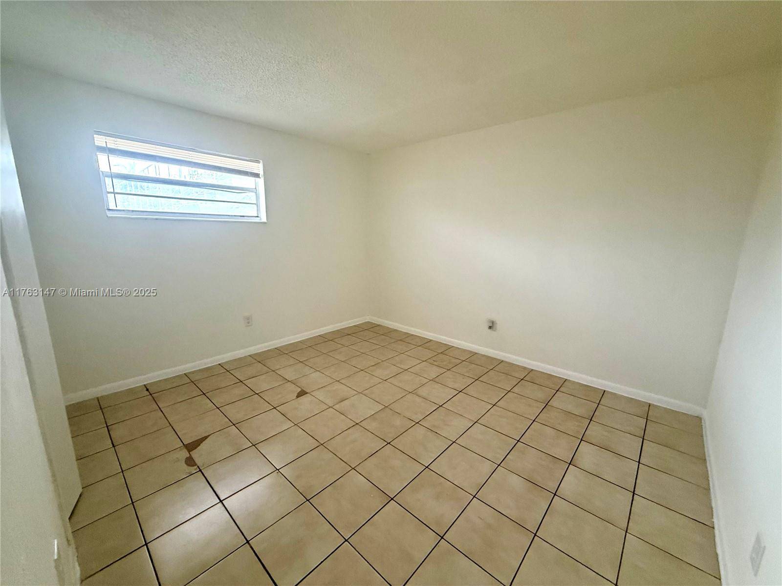 Miami, FL 33138,8262 NE 1st Ave #7