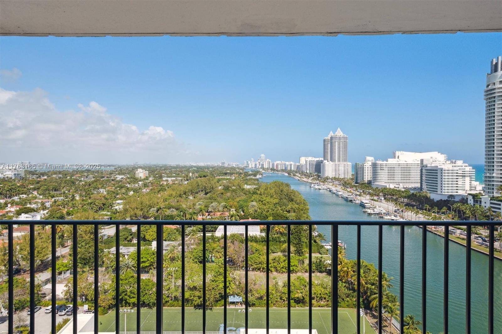 Miami Beach, FL 33140,4101 Pine Tree Dr #1812