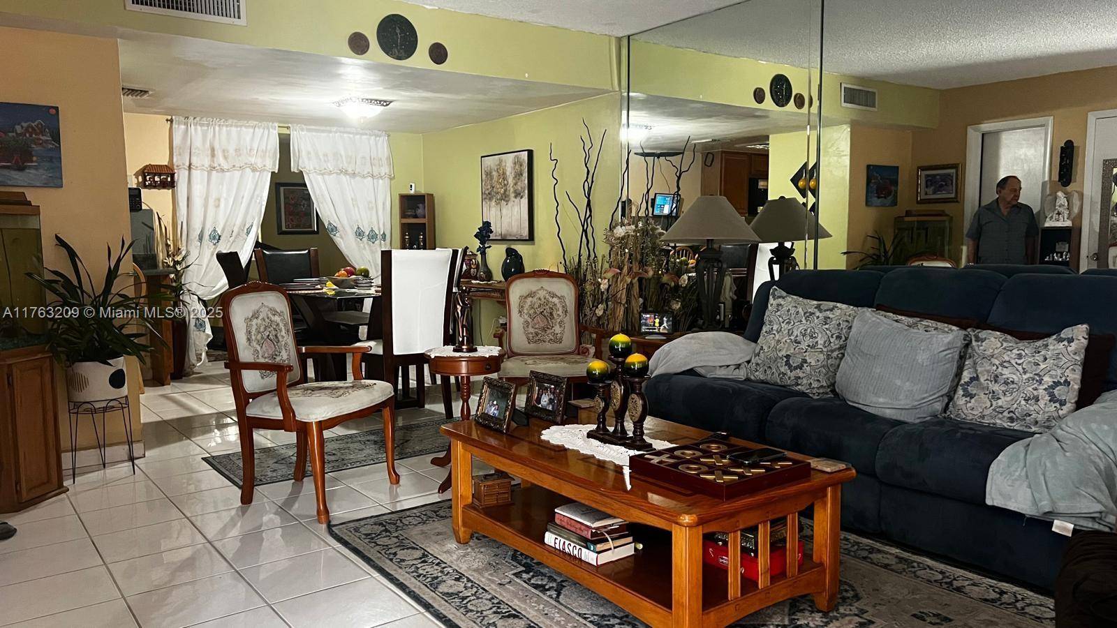 Hialeah, FL 33014,765 W 80th St