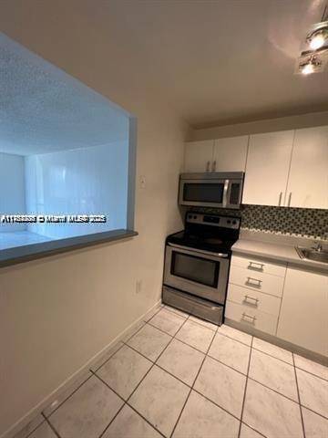 North Miami Beach, FL 33160,16950 W Dixie Hwy A129 Hwy #129