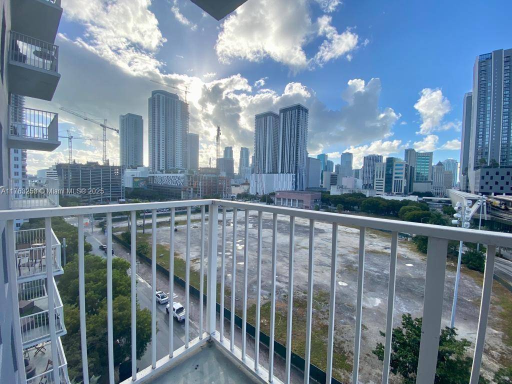 Miami, FL 33136,850 N Miami Ave #W-1004