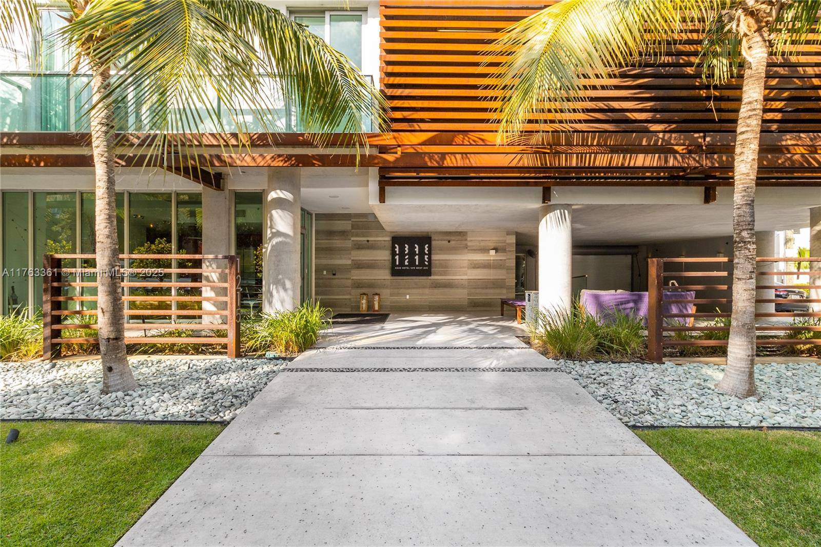 Miami Beach, FL 33139,1215 West Ave #203