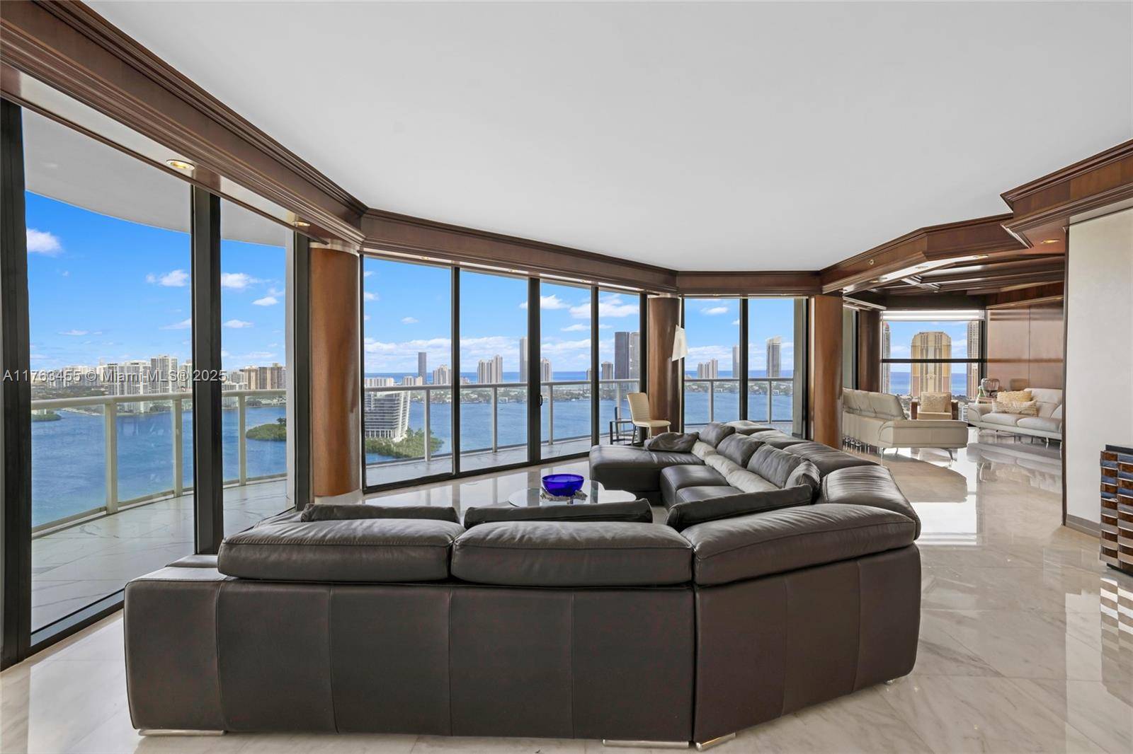 Aventura, FL 33160,4000 Island Blvd #PH6