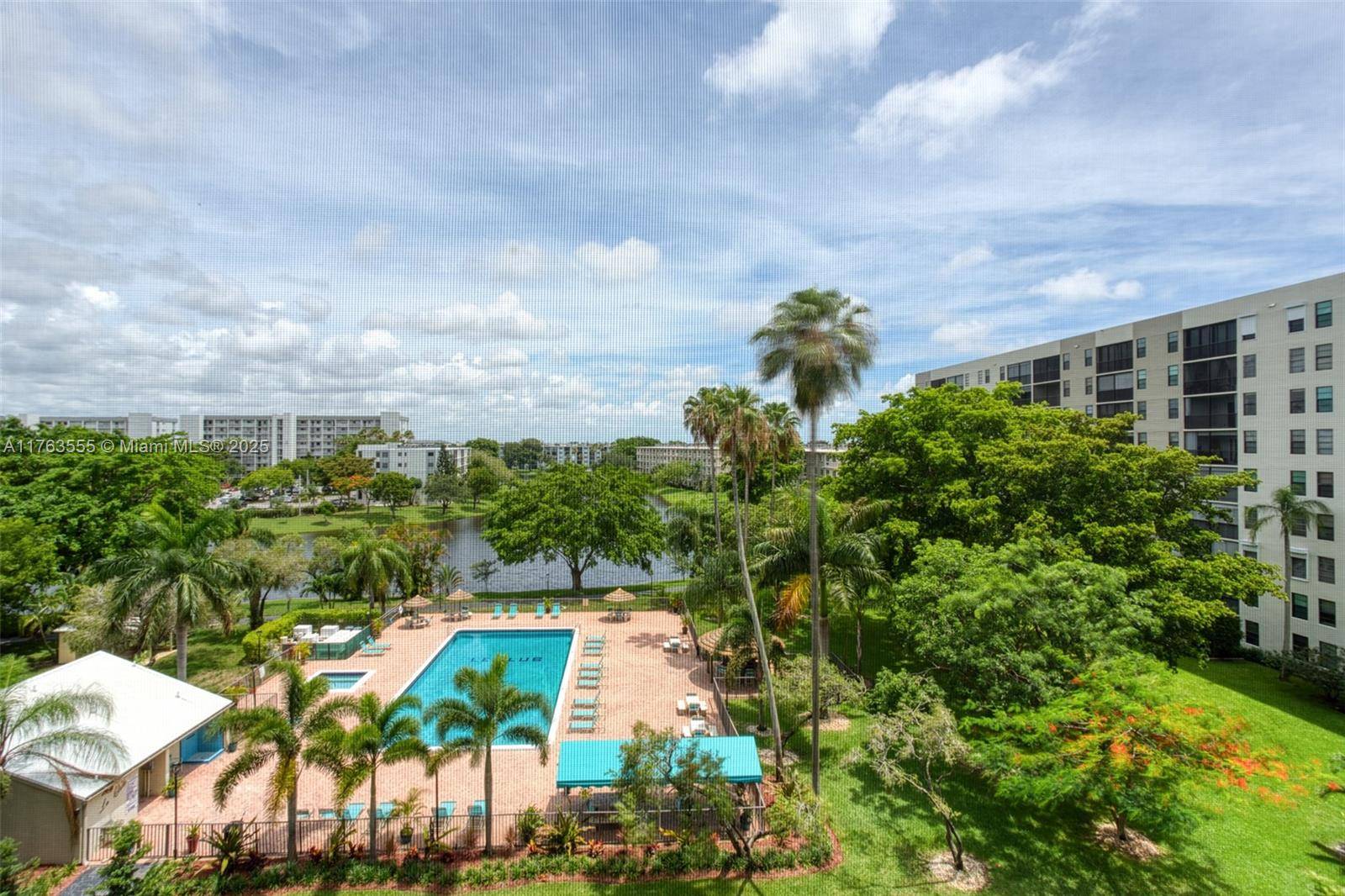 Pompano Beach, FL 33069,2205 S Cypress Bend Dr #604