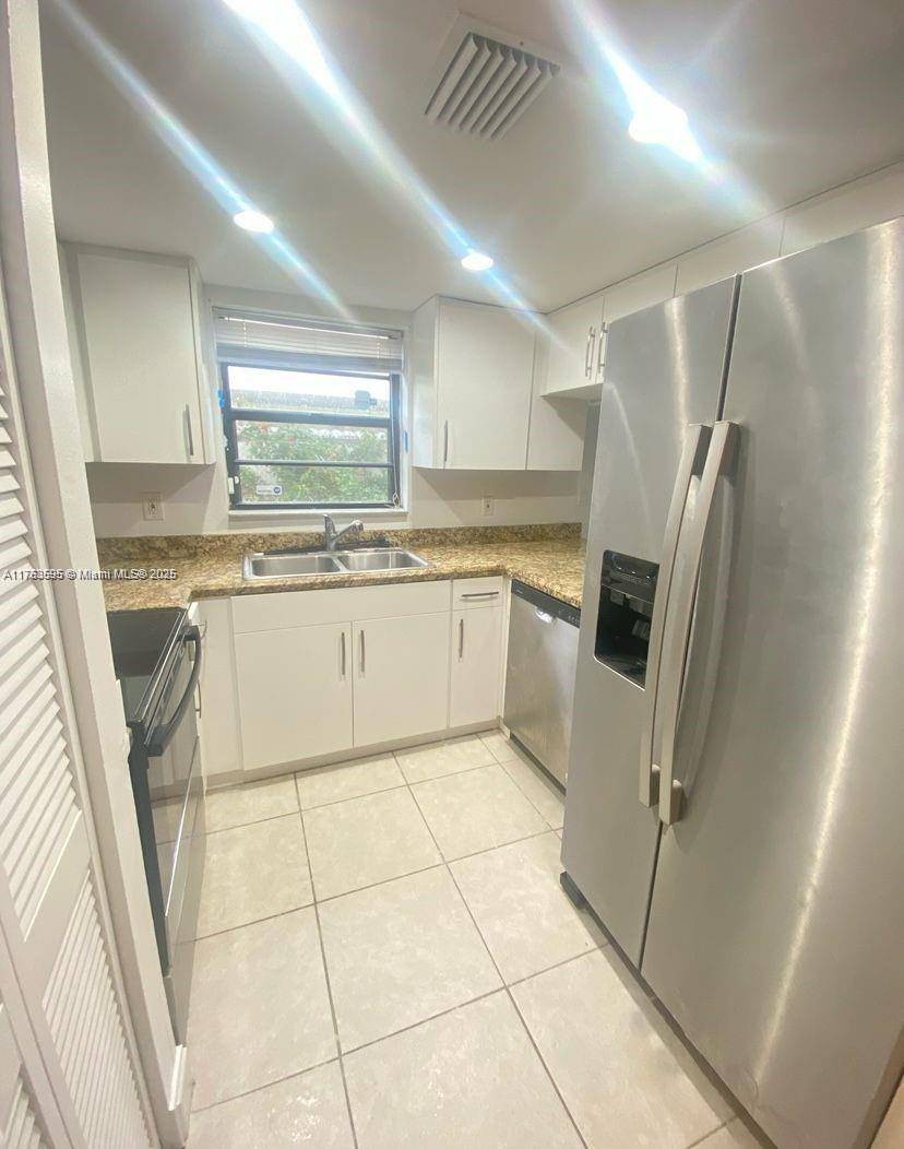 Miami, FL 33162,1616 NE 151st St #1616