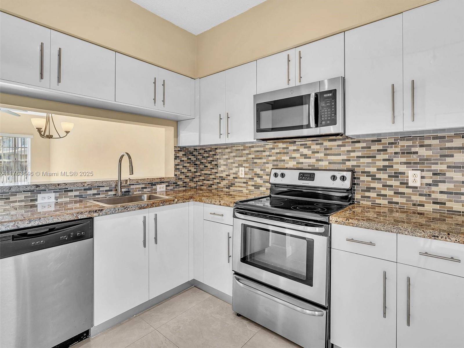 Weston, FL 33326,60 Key West Ct #60