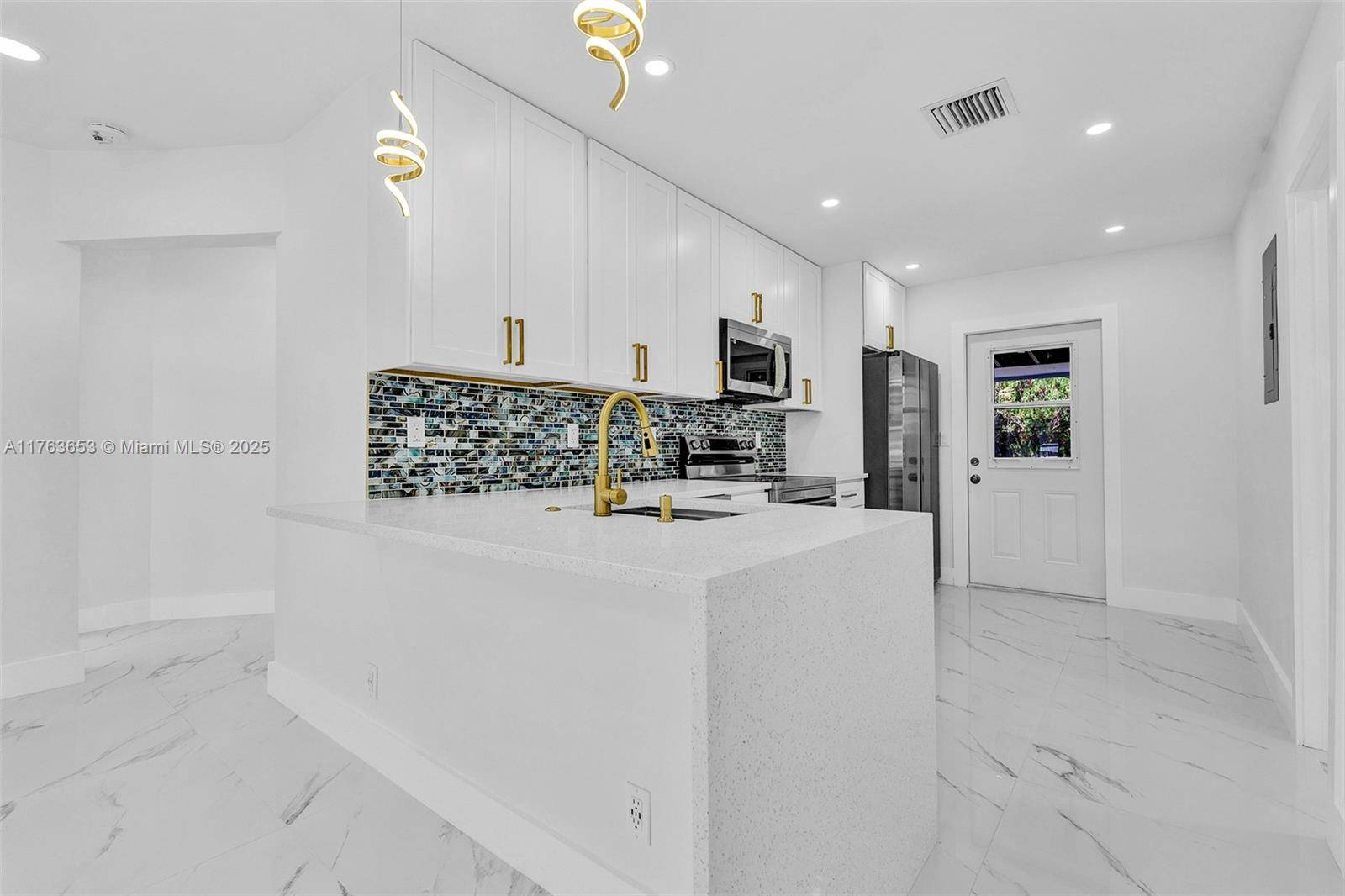 Pompano Beach, FL 33064,3837 NE 16th Ter